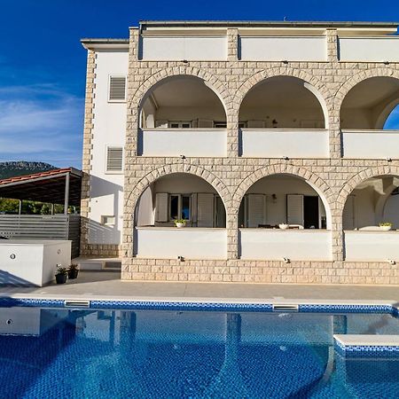Villa Relax - Beautiful Apartment With Heated Saltwater Pool & Jacuzzi Kaštela Exterior foto